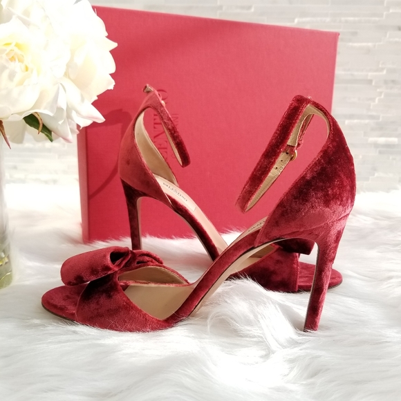 New Valentino Garavani Red Velvet Sandals - Picture 4 of 9